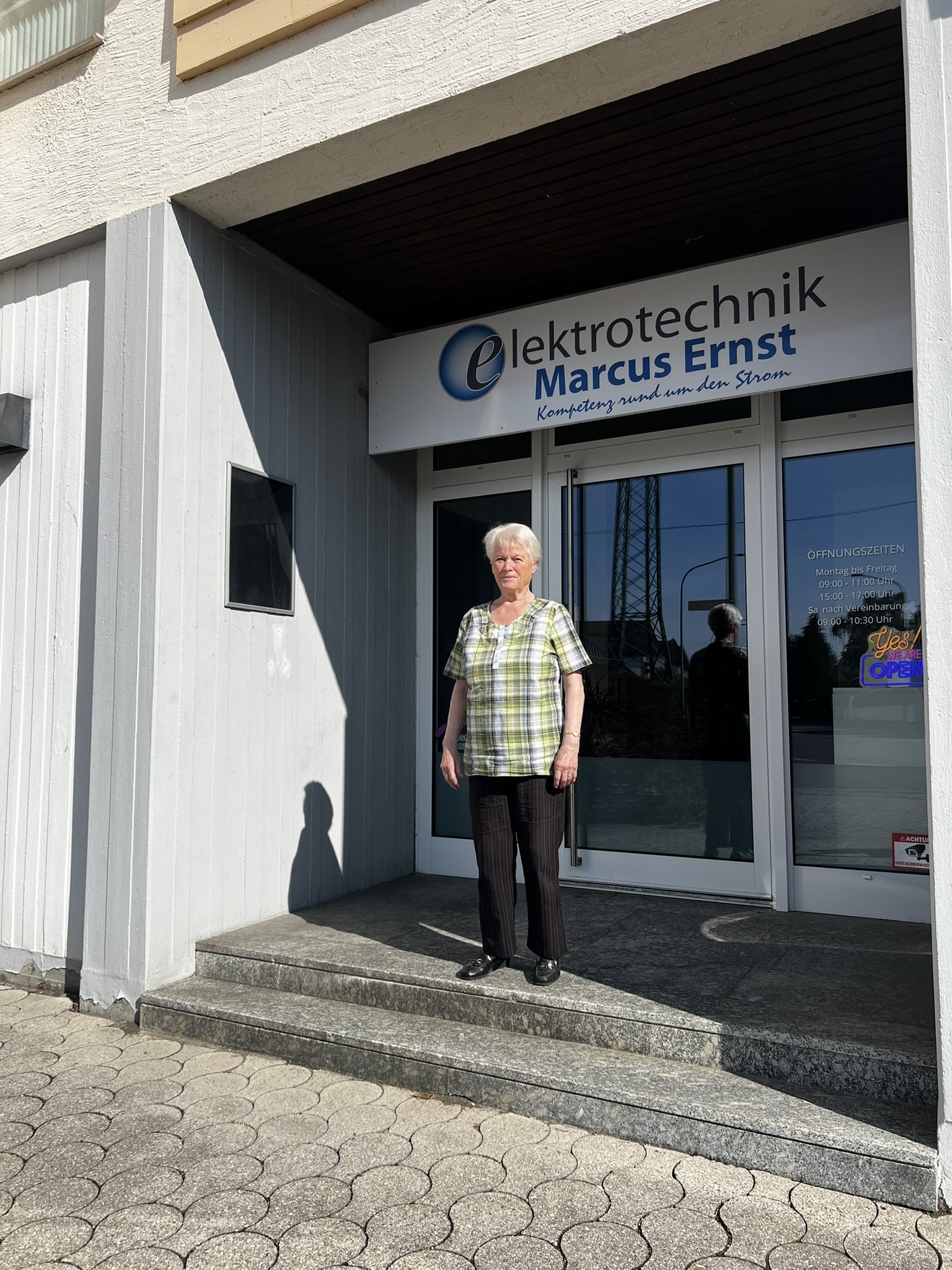 Foto von Mitarbeiterin Helga verkauf